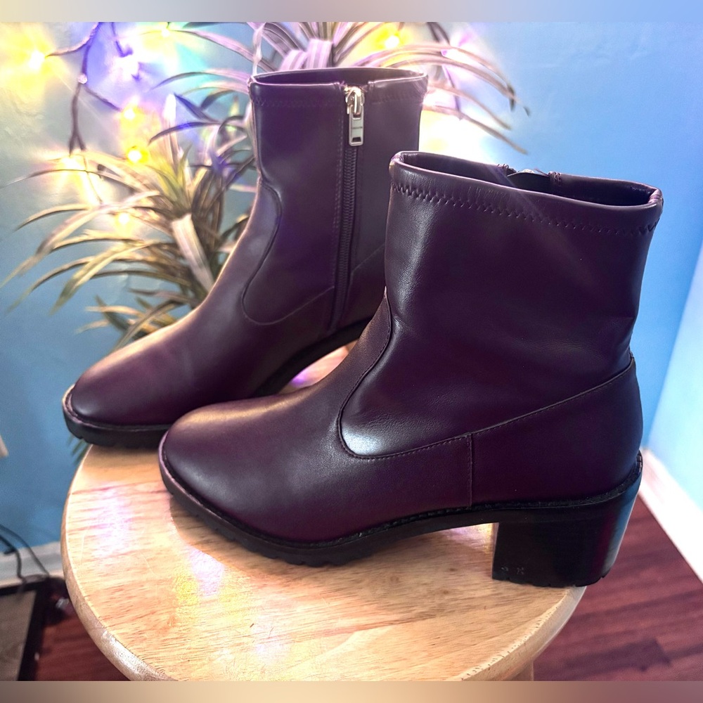 Coach NWOT Joy Leather Maroon Ankle Boots Size 9